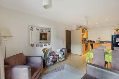 1 ensuite double bedroom Sublet August-September Main Photo