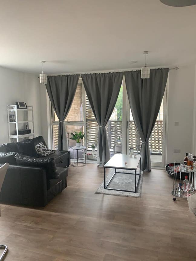 Available Zone1 Angel-Lovely Dble Room Main Photo