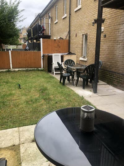 Double Bedroom Available  Main Photo