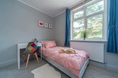 Modern Co-Living Home in Sutton|All Bills Included Main Photo