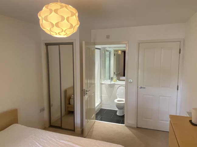 Dbl Room with En Suite Bathroom  Main Photo