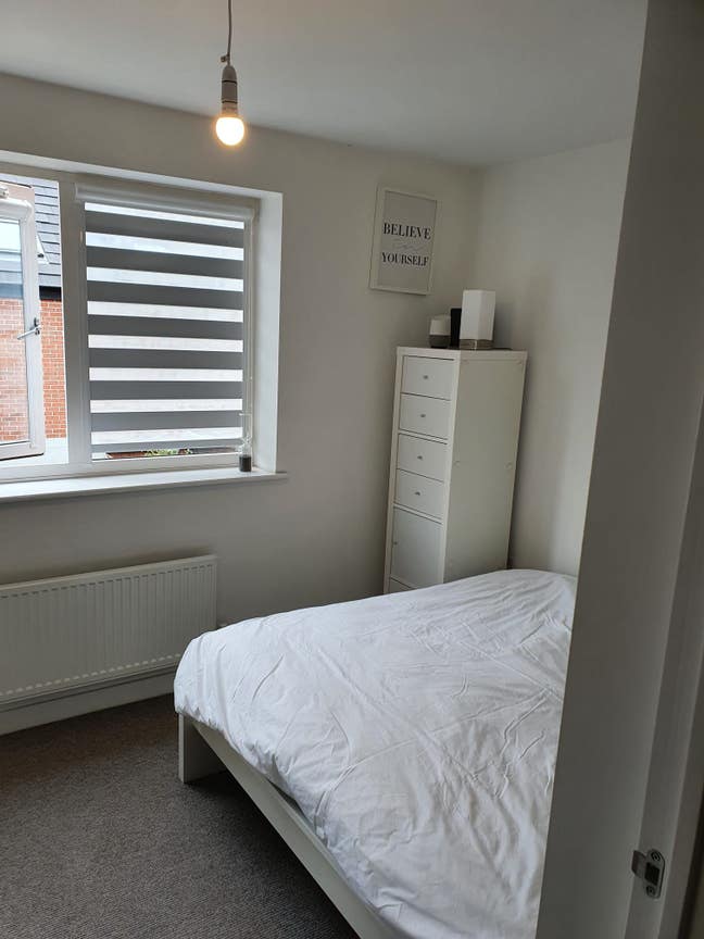 Two Double Rooms Available | Share a Floor Main Photo