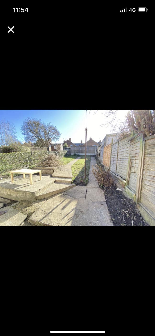 1 Large Room left (Wincheap CT13PU) Main Photo