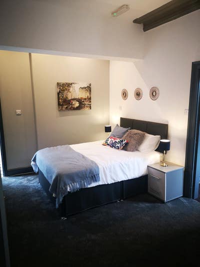 🏡 Spacious En Suite Salford - Available NOW! Main Photo