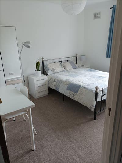 Spacious double with garden, carpark and gym Main Photo