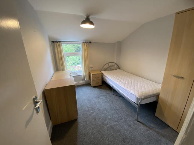 5-Bed Professional Houseshare - Single Room Main Photo
