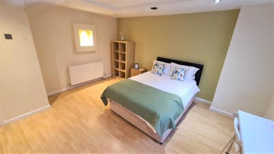 Bills Incl. Room to Rent in Beeston LS11** Main Photo