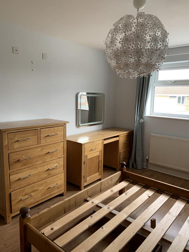 Larger than average double room with own bathroom Main Photo