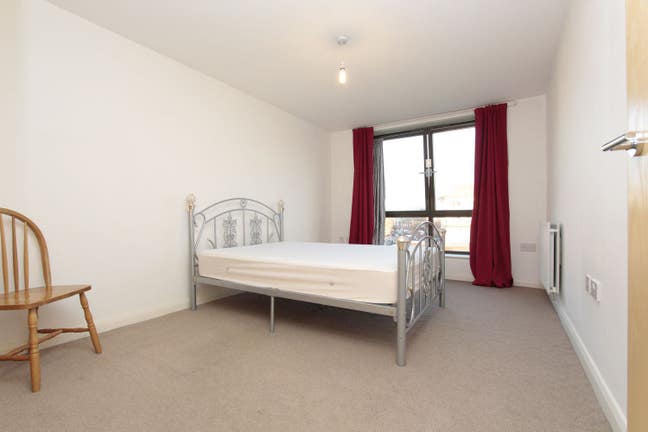 King Size Room | Canning Town | Move in Asap Main Photo