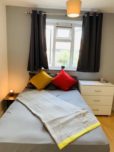   Bright Double  room in heart of Stratford  Main Photo