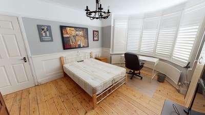 Double Bedroom in a house share, N21 All bills inc Main Photo