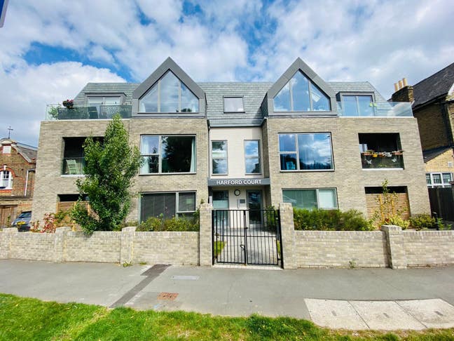 Double Room SW2, Bills Inc – Share with 1 Other Main Photo