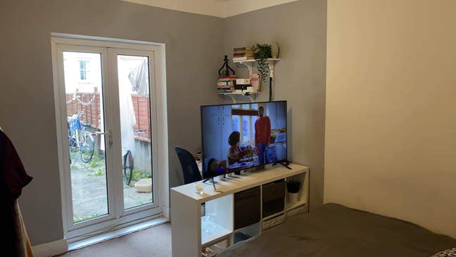 Nice double room 10 minutes on foot from city  Main Photo