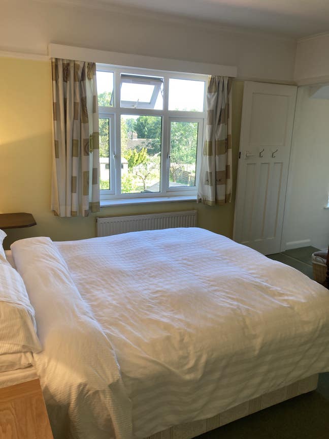Large Double with en-suite Main Photo