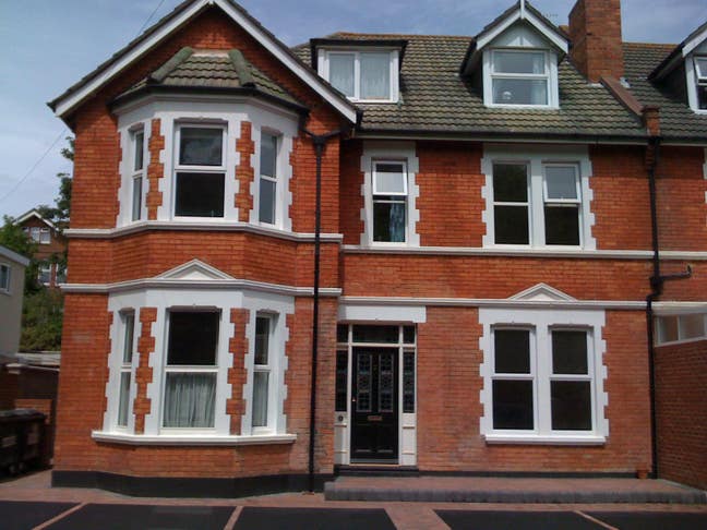 Lovely Room to Rent in Friendly Shared House Main Photo