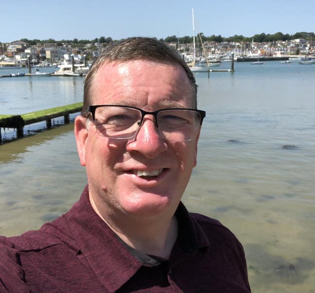 Professional man looking for a quiet room Main Photo