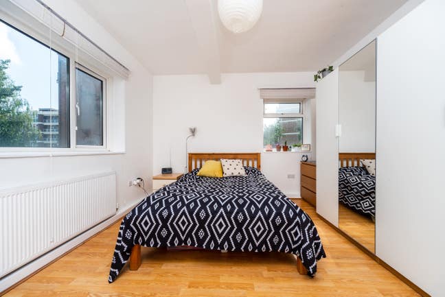 Peaceful - Double Room in clean bright flat.  -BR Main Photo