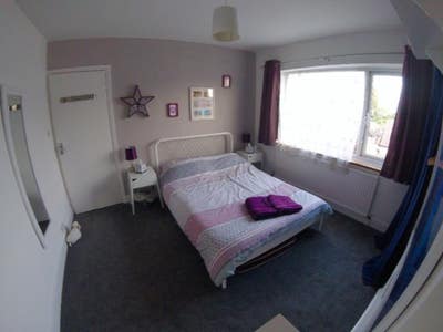 Sunny double room close to UKC & Woods Main Photo