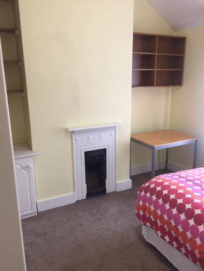 Sun- Fri ONLY - Room in lovely cottage to rent  Main Photo