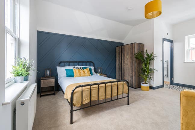Luxury Studio Apartments in centre of Warrington Main Photo