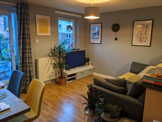 Spacious Flat Seeks New Flatmate Main Photo