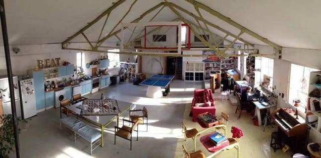 1 Dble Bedroom +  Studio space - in Stokey Main Photo