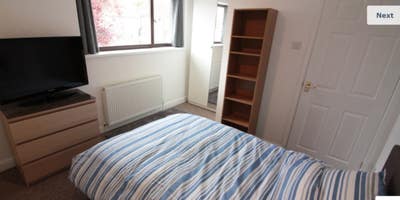 Large room ensuite with work area nr GCHQ Main Photo
