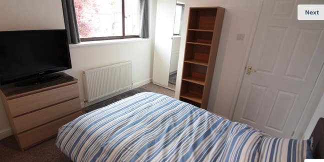 Large room ensuite with work area nr GCHQ Main Photo
