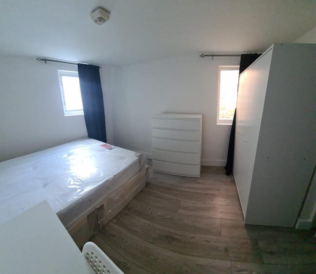 Studio available in Leyton !! Main Photo