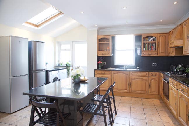 🍏 Large Double Room In Friendly Fulham Share Main Photo