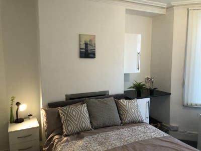  Ensuite  room  Abington  NN1🦅 Main Photo