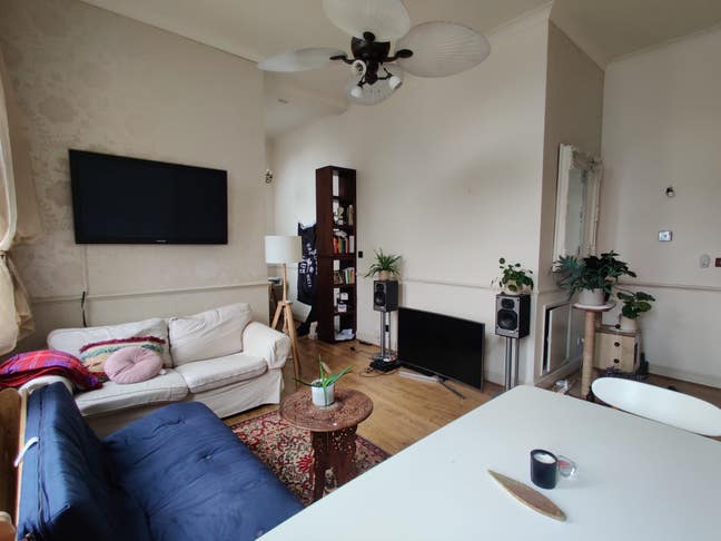 Room to rent in spacious flat in Woolwich  Main Photo