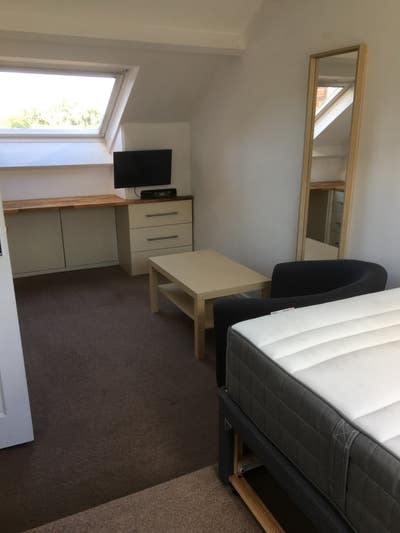 Nice room in shared apartment  Main Photo
