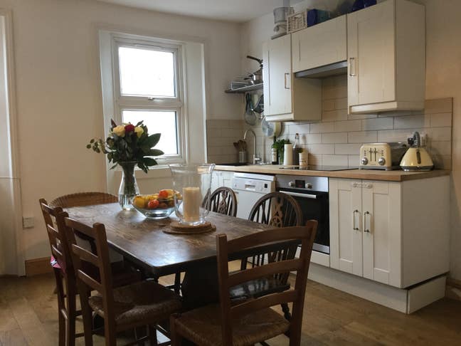 Double Room Short Term Lodger Shepherd's Bush Main Photo