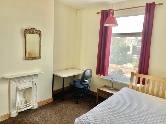 3Rooms available for students/young professionals  Main Photo