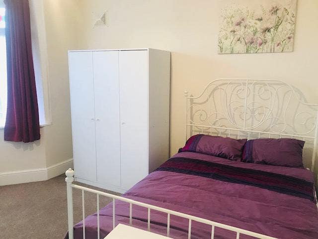 Fully furnished LARGE double room Main Photo