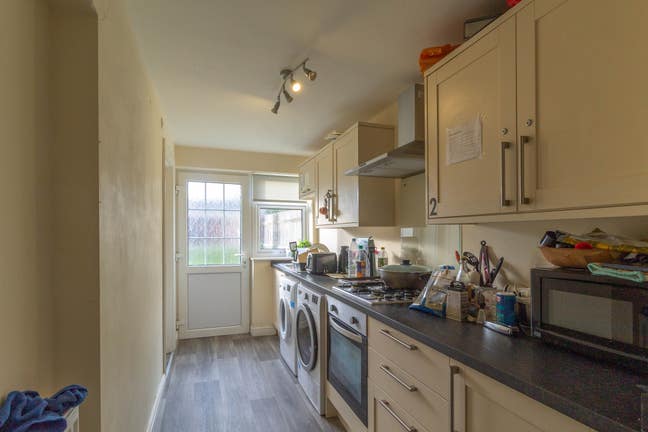 Room available in Shared house Main Photo