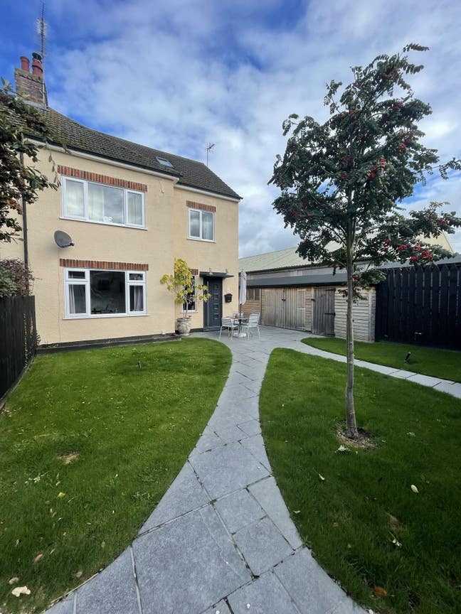 Double Bedroom in Godmanchester  Main Photo