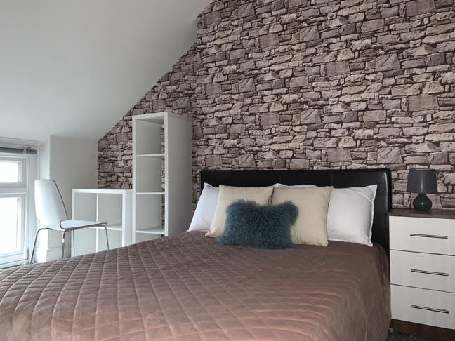 Beautifully large shared house in trendy UPLANDS! Main Photo