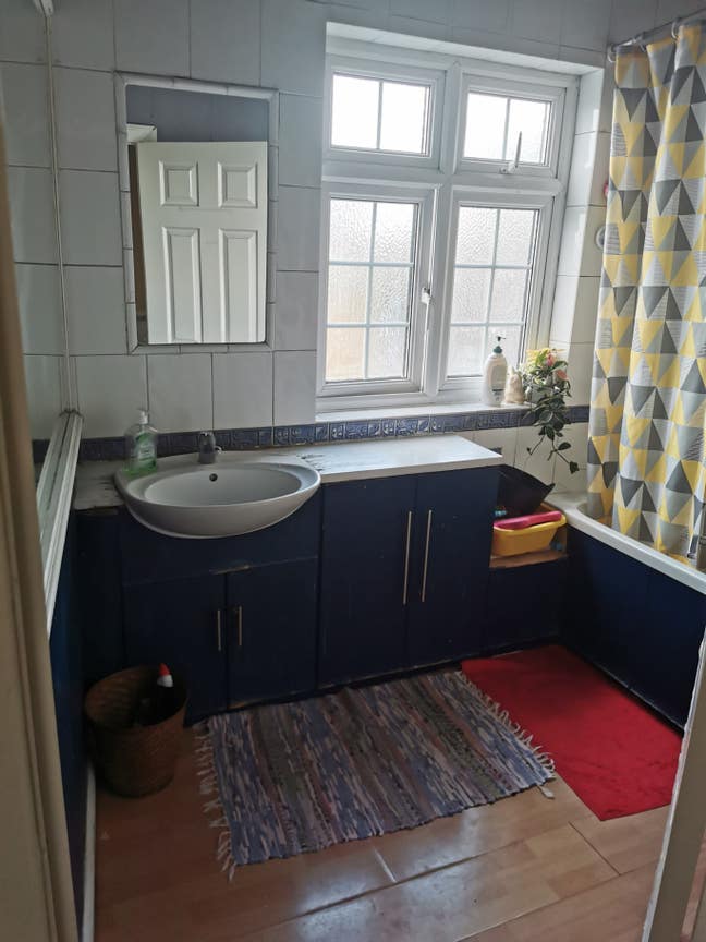 Big double room next to southgate tube station Main Photo