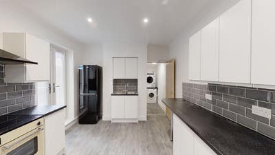 Amazing, spacious rooms Main Photo