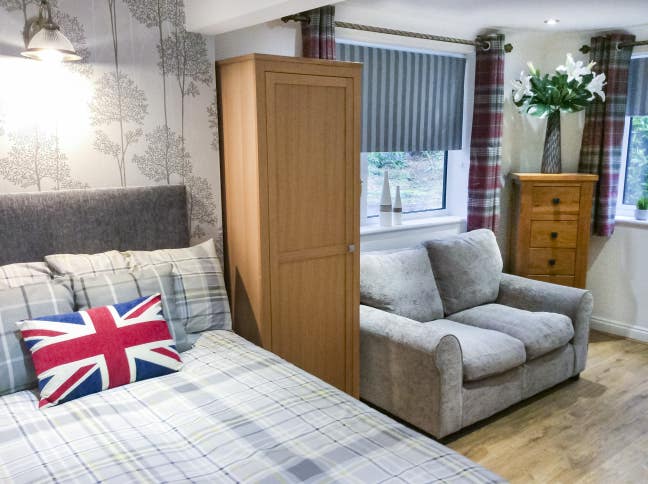 Large Studio-Style Double – Professionals Only Main Photo