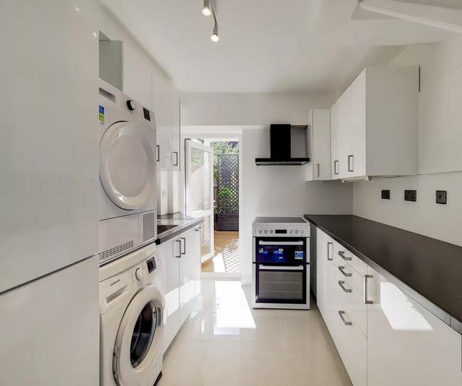 Double bedroom maisonette  Main Photo