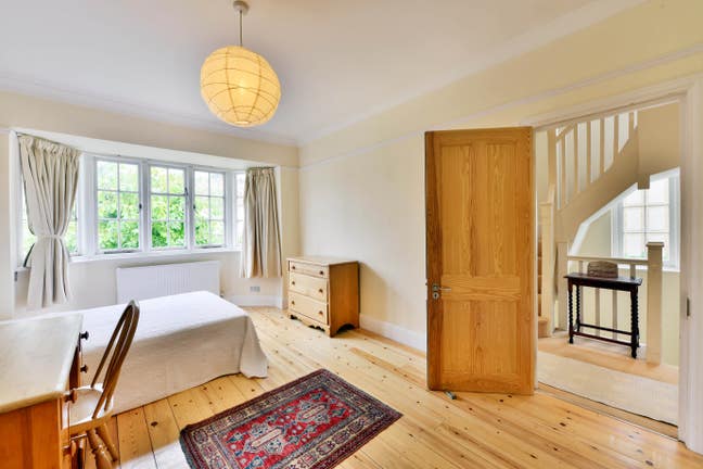 Flat to rent to a group of  4 sharers Main Photo