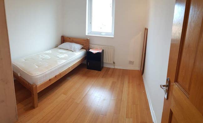 Beautiful Double Room in a Cosy House  Main Photo