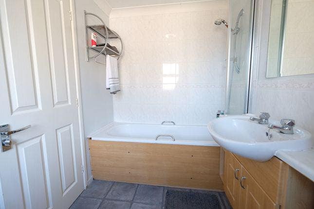 Lodger required  Main Photo