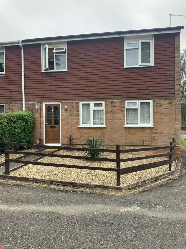 Close to town Main Photo