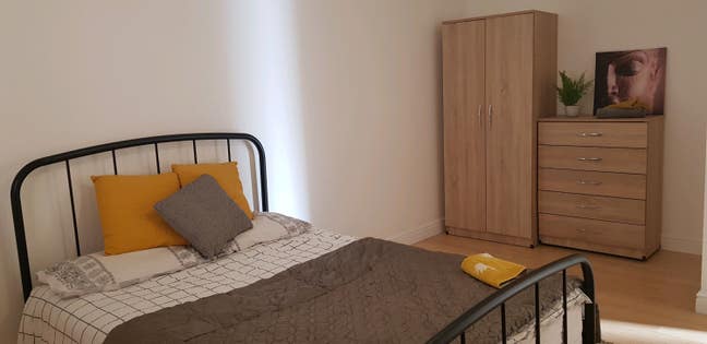 Large Double Room - All Bills Included Main Photo