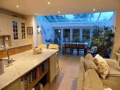 Luxury house with room to rent Main Photo