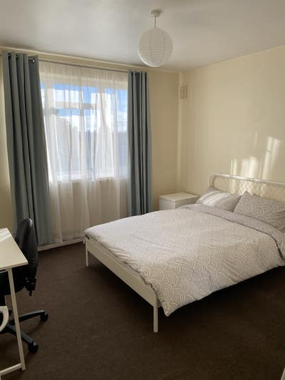 Large double in spacious, clean and quiet flat! Main Photo